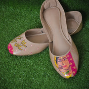 Traditional Attitude Khussa