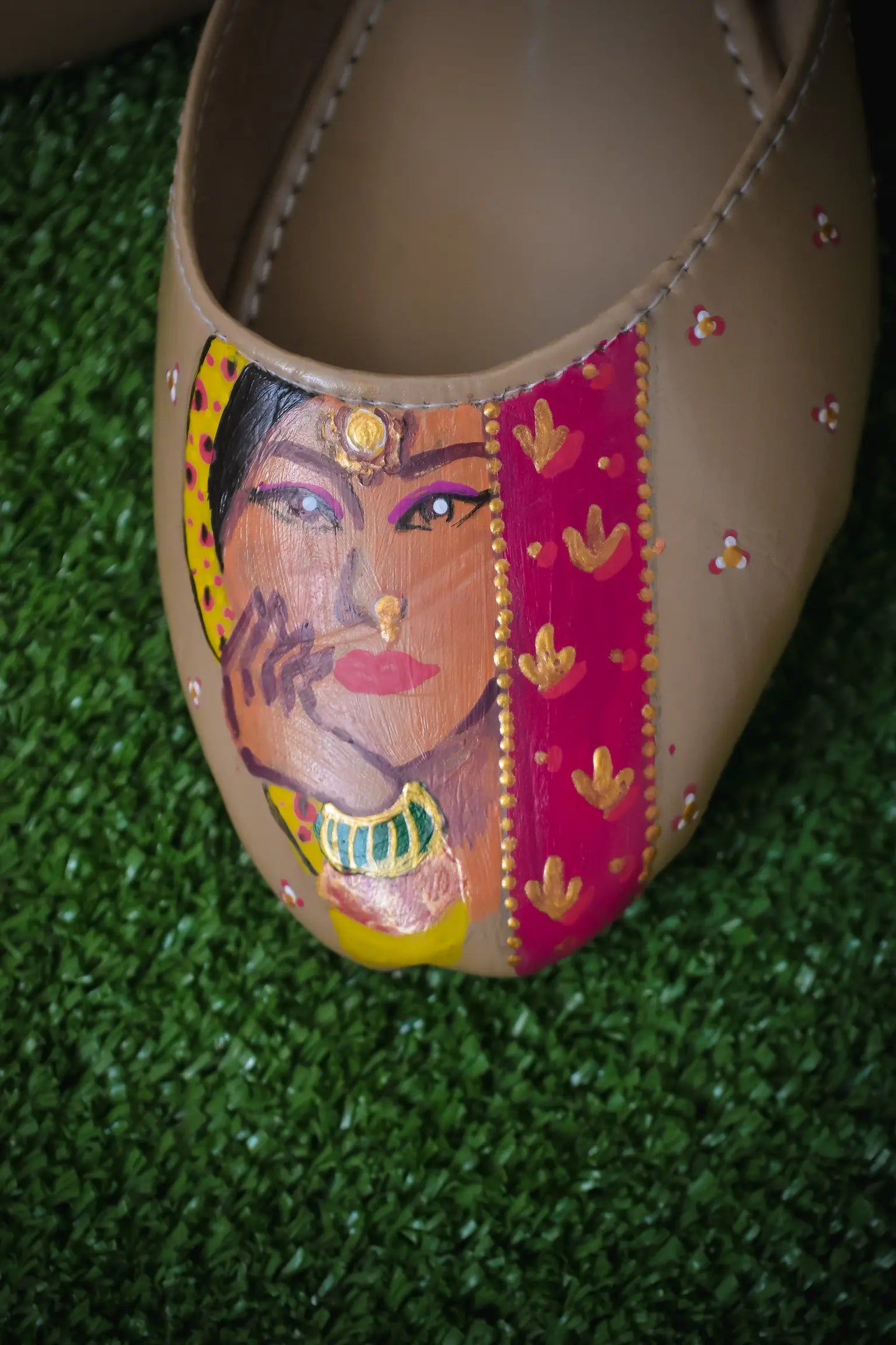 Traditional Attitude Khussa